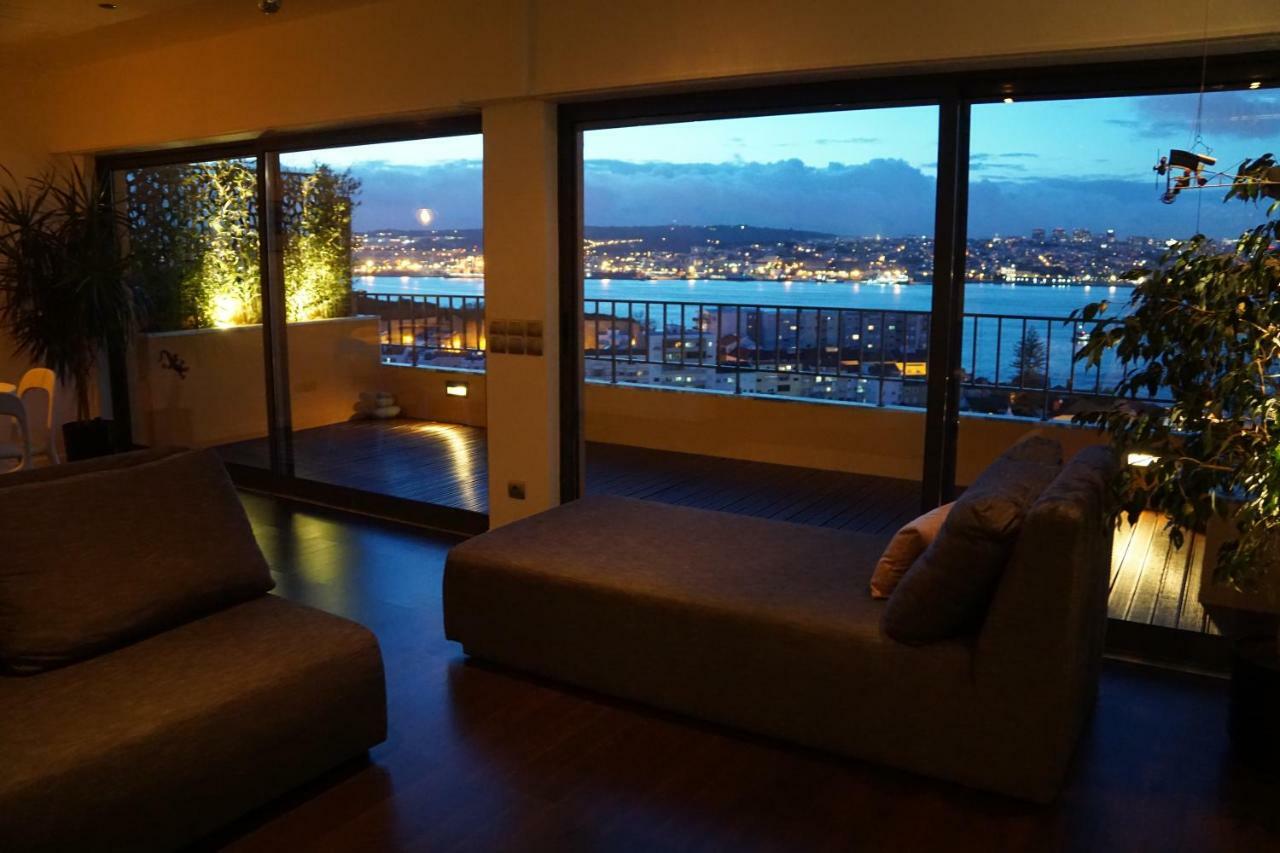 Penthouse Bellevue Lägenhet Almada Exteriör bild