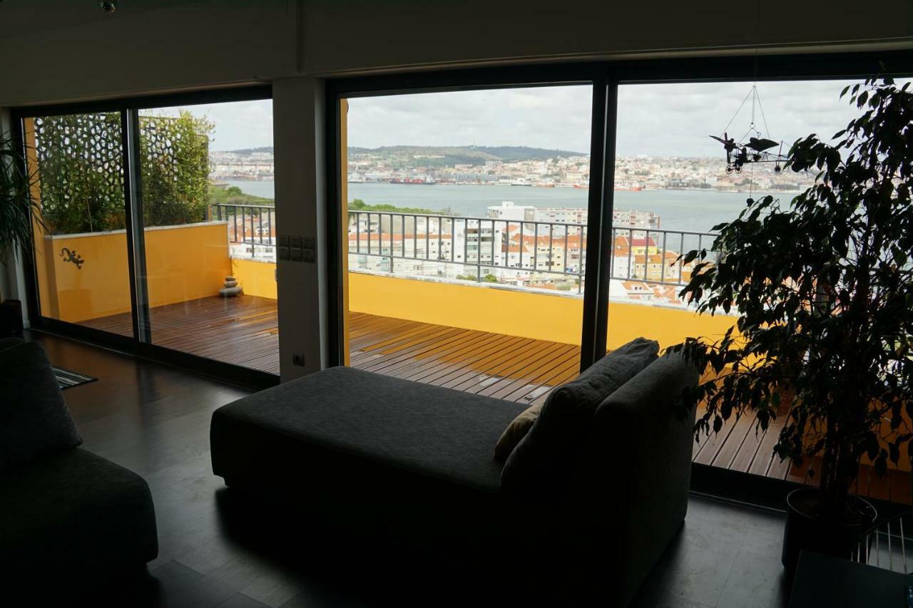 Penthouse Bellevue Lägenhet Almada Exteriör bild
