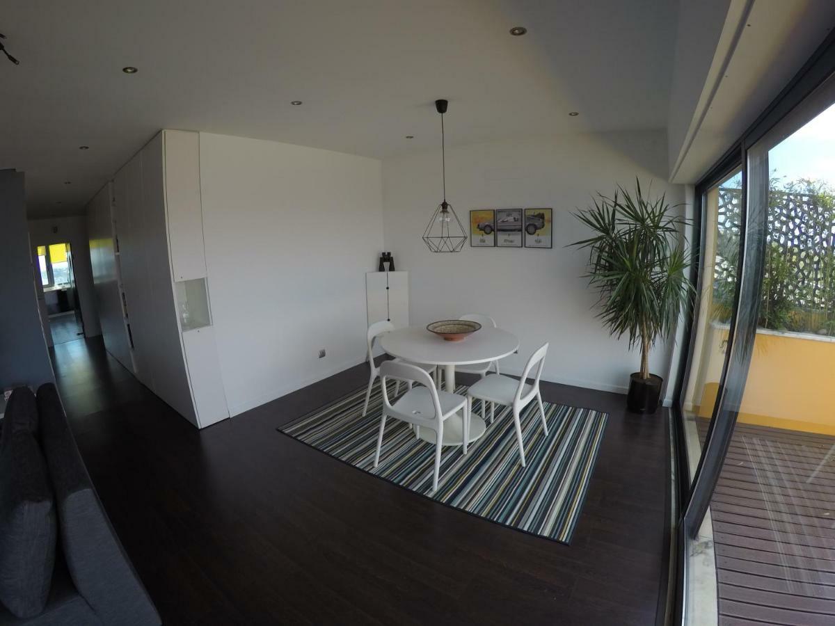 Penthouse Bellevue Lägenhet Almada Exteriör bild